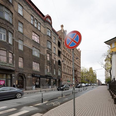 Brivibas Yard Apartment With Parking In City Center Riga Dış mekan fotoğraf