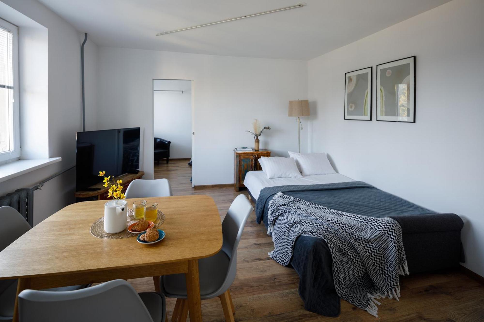 Brivibas Yard Apartment With Parking In City Center Riga Dış mekan fotoğraf